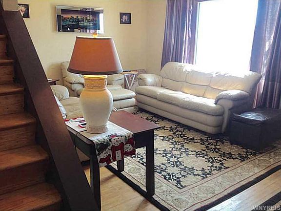 4th image of 34 Nadine Dr