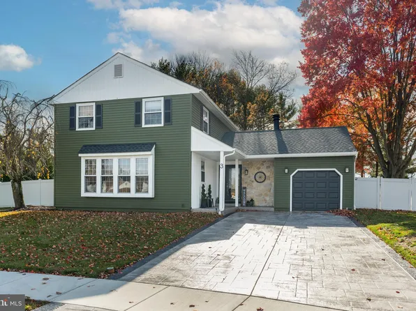 3 Drake Ter, Sewell, NJ 08080
