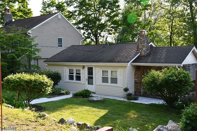 1st image of 70 Tamarack Trl