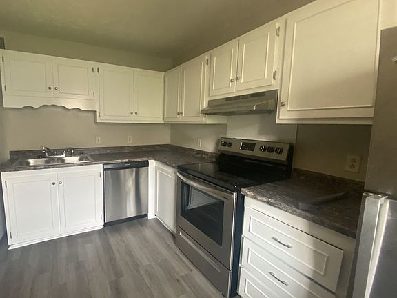 3rd image of 222 Eagles Ct #505