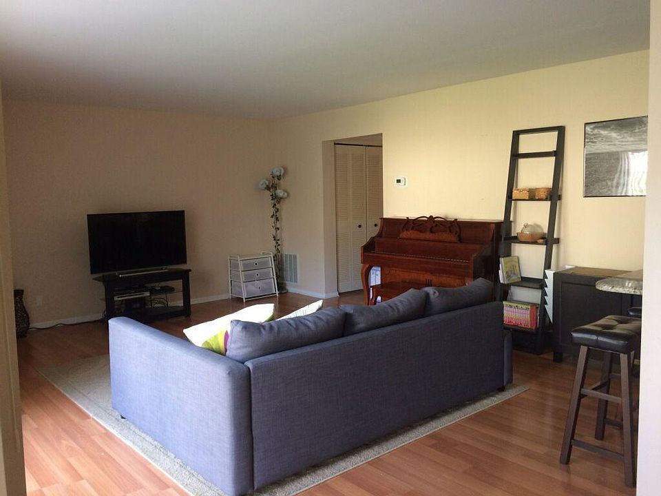 2nd image of 4551 Burnham Dr