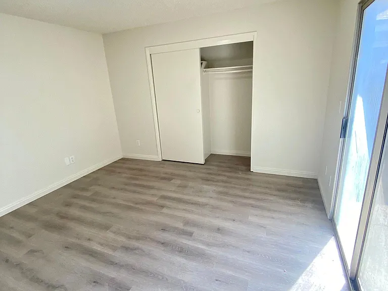 3223 W Clinton Ave #101 — Photo 2