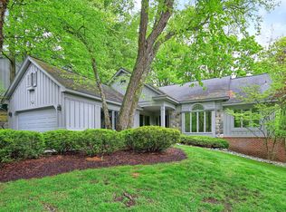 4915 Fairway Ridge Cir, West Bloomfield, MI 48323