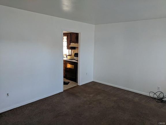 4th image of 128 N Burdick St