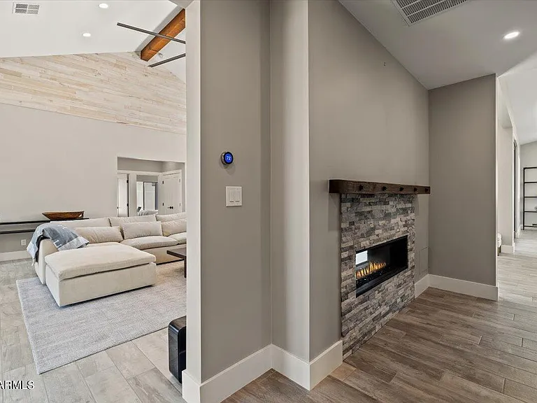 4137 E Earll Dr — Photo 44