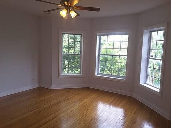 3rd image of 6900 S Vernon Ave #4