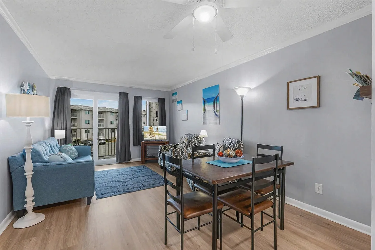 2 bed, 2.0 bath, 990 sqft, $2,483 — Photo 3