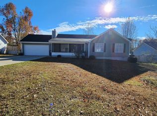 911 Century Oak Dr, Winder, GA