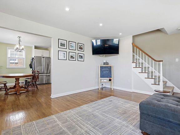 3rd image of 2907 Kanes Rd