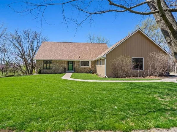 5802 Lackman Rd, Shawnee, KS 66217
