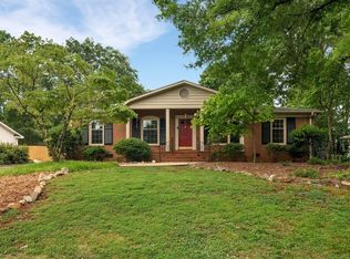 1628 Redcoat Dr, Charlotte, NC 28211