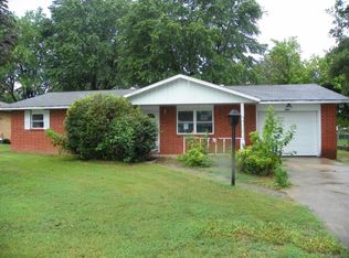 1004 White Rd, Springdale, AR 72762