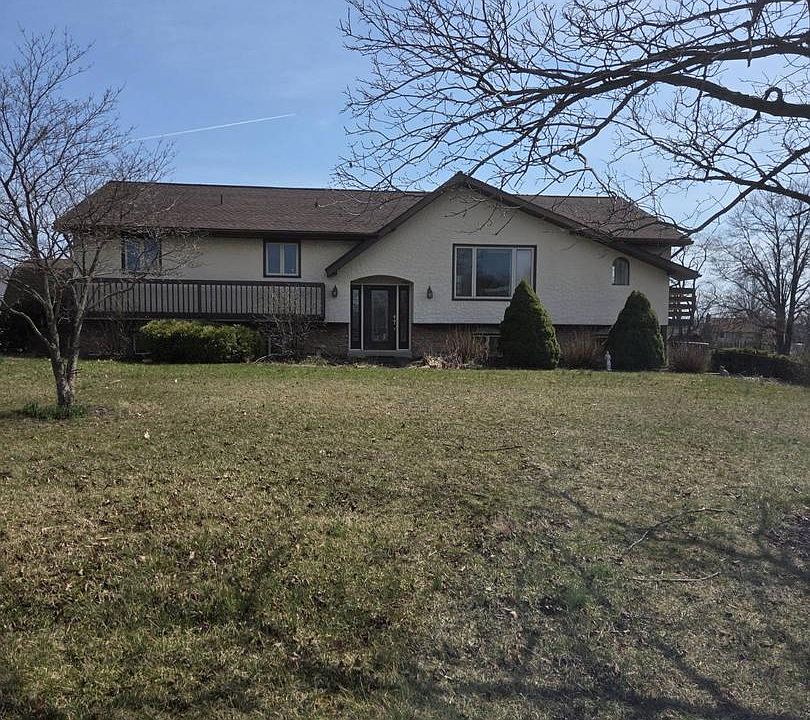 1st image of 119 Red Fox Ln