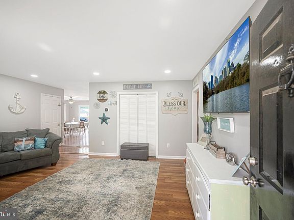 3rd image of 3003 McKinney Blvd