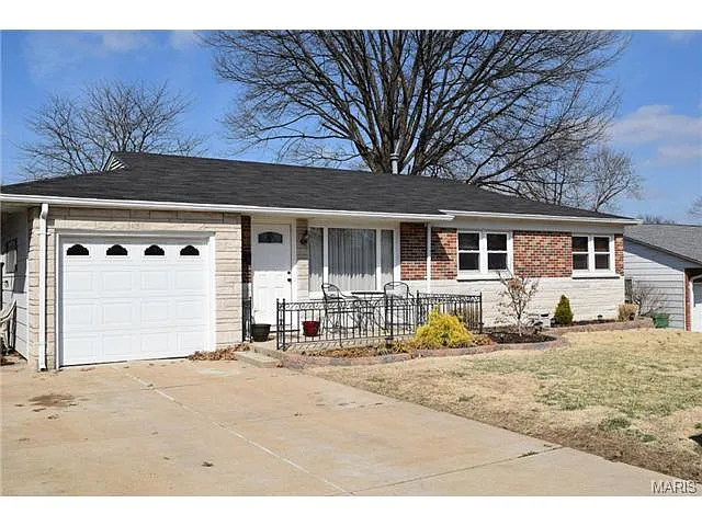 4511 Tomahawk Dr photo 1