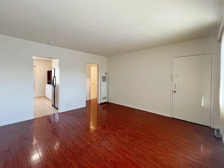 325 N Garfield Ave #H — Photo 3