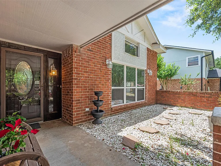 21431 Park Bend Dr — Photo 8