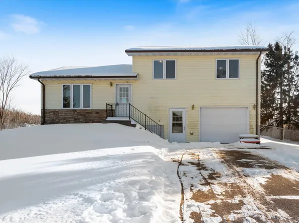 500 1st St SW, Hinckley, MN 55037