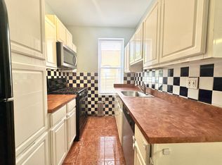 530 82nd St #3R, Brooklyn, NY 11209