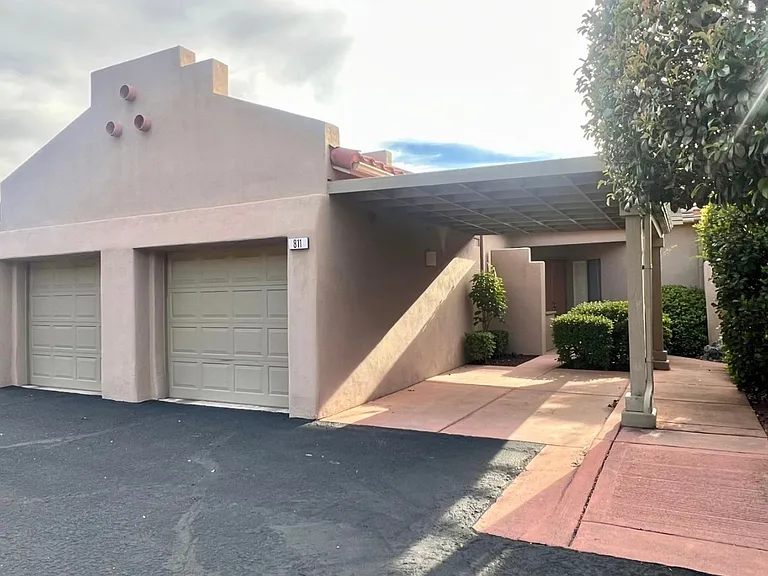 811 Dusty Rose Dr — Photo 1