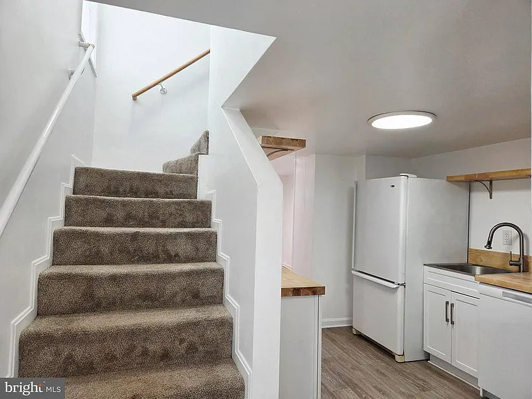 233 Kern St — Photo 6