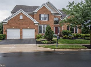 615 Oak Knoll Ter, Rockville, MD 20850