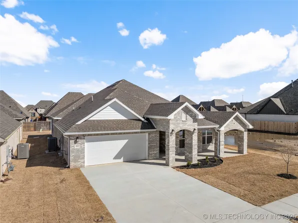 2804 E Northampton St, Broken Arrow, OK 74014