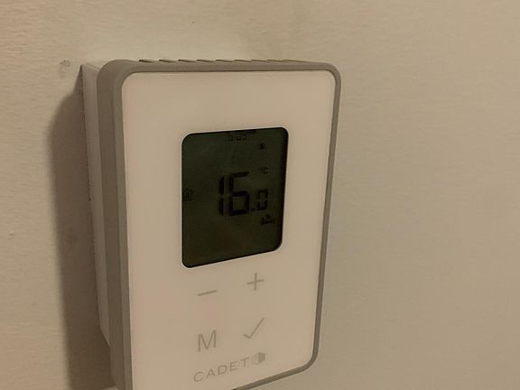 1 of 3 digital programmable thermostats