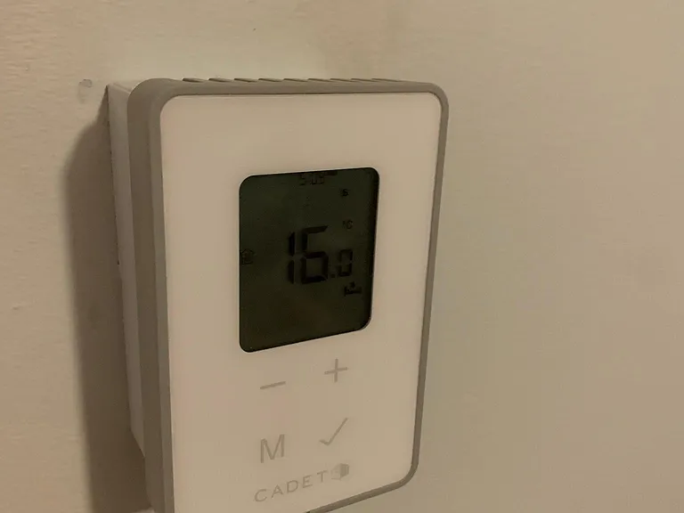 1 of 3 digital programmable thermostats