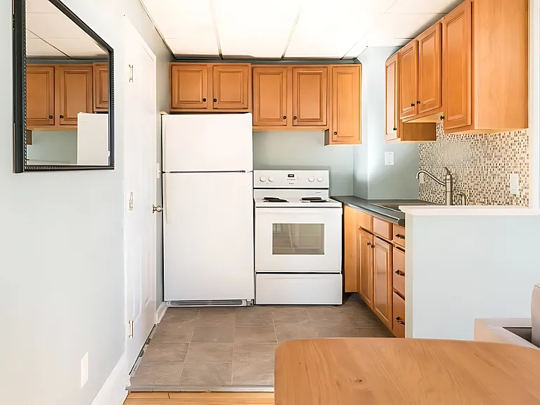 29 Pleasant Ave #3 — Photo 6