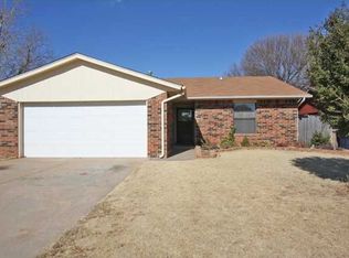 12421 SW 15th Ter, Yukon, OK 73099