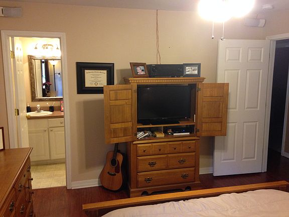 3rd image of 3615 Rosewood Dr