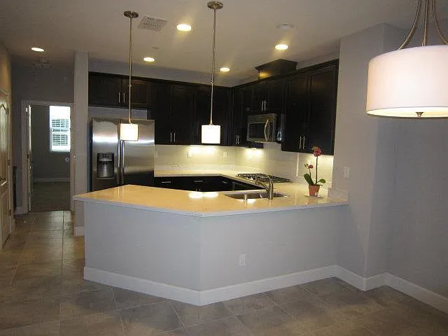 492 Calabria Pl — Photo 4