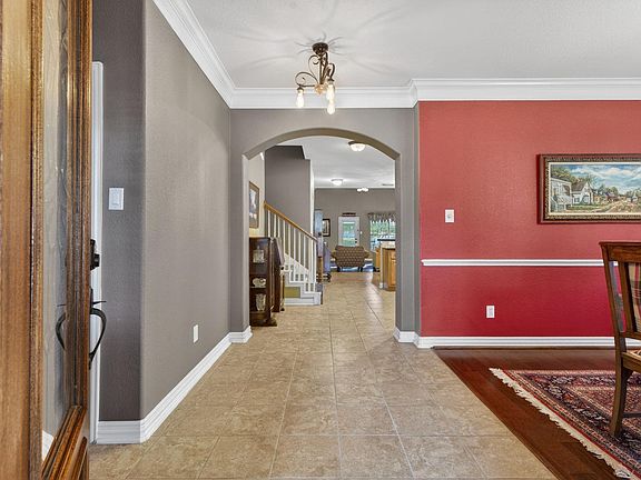 4th image of 194 Maple Grove Dr