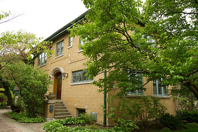 1st image of 934 N Grove Ave