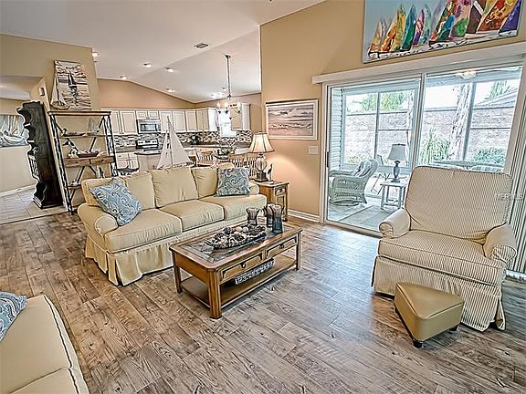 5th image of 3117 Jemima Ave