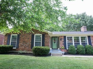 104 Burnsdale Rd, Douglass Hills, KY 40243