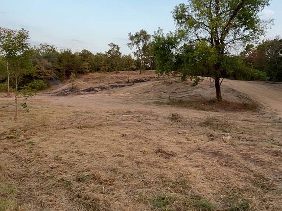 3rd image of 438755 E 1752nd Rd