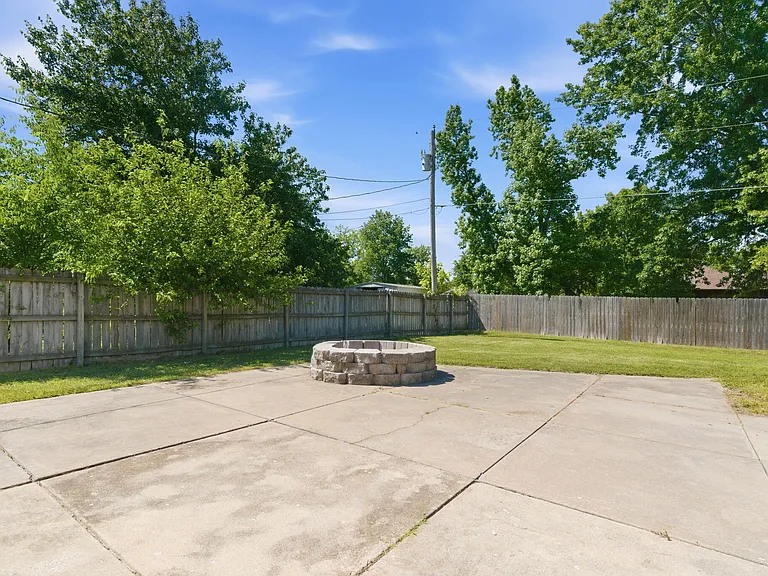 657 Kings Carriage Rd — Photo 28