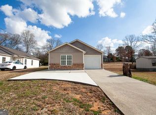 511 Circle Dr, Calhoun, GA 30701
