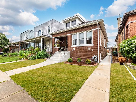 2nd image of 7440 W 57th Pl