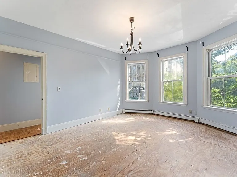 42-44 Woodlawn St #5 — Photo 9