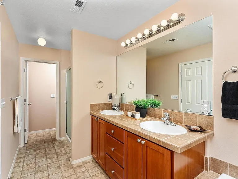 17002 SW Berkeley Ln — Photo 17