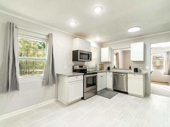 5th image of 5913 Mitchell Ln