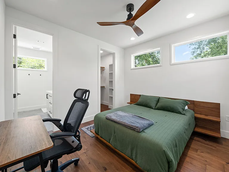 2609 Willow St #2 — Photo 4