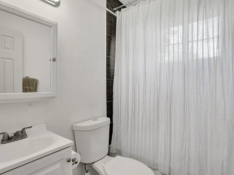 708 NW 4th Ave — Photo 5