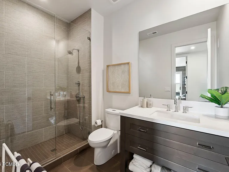 3450 E Ridgeway Dr — Photo 50