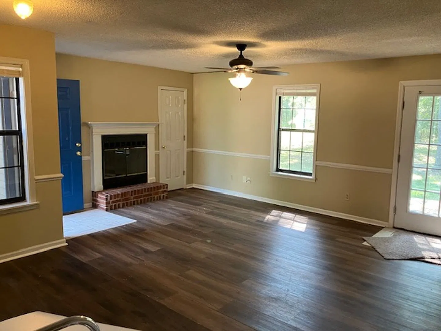1807 Holmes Street — Photo 4