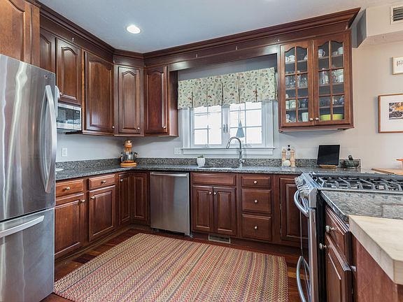 4th image of 218 South St Unit 18