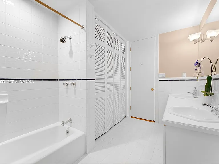 7400 SW 47th Ct — Photo 10